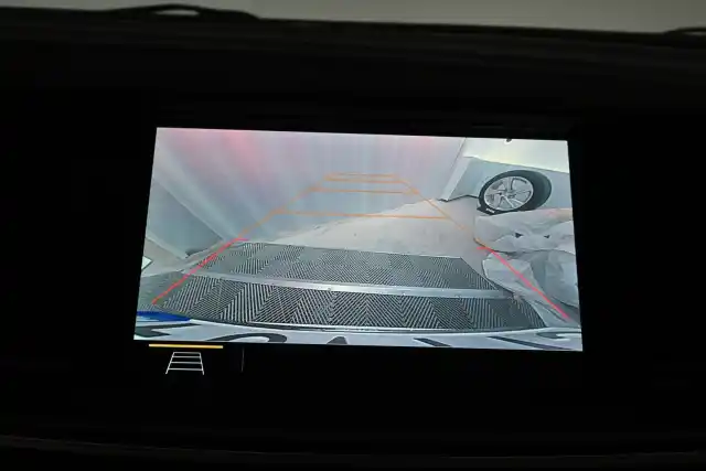 Valkoinen Viistoperä, Opel Insignia – FOV-715
