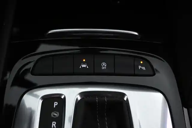 Valkoinen Viistoperä, Opel Insignia – FOV-715