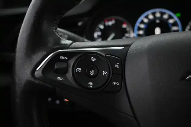 Valkoinen Viistoperä, Opel Insignia – FOV-715