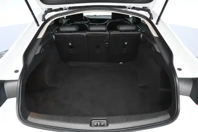 Valkoinen Viistoperä, Opel Insignia – FOV-715