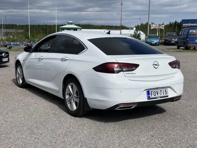 Valkoinen Viistoperä, Opel Insignia – FOV-715