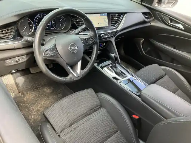 Valkoinen Viistoperä, Opel Insignia – FOV-715