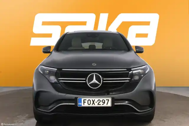 Harmaa Maastoauto, Mercedes-Benz EQC – FOX-297