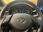 Harmaa Maastoauto, Toyota C-HR – FOX-598, kuva 4