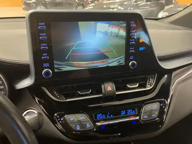 Harmaa Maastoauto, Toyota C-HR – FOX-598