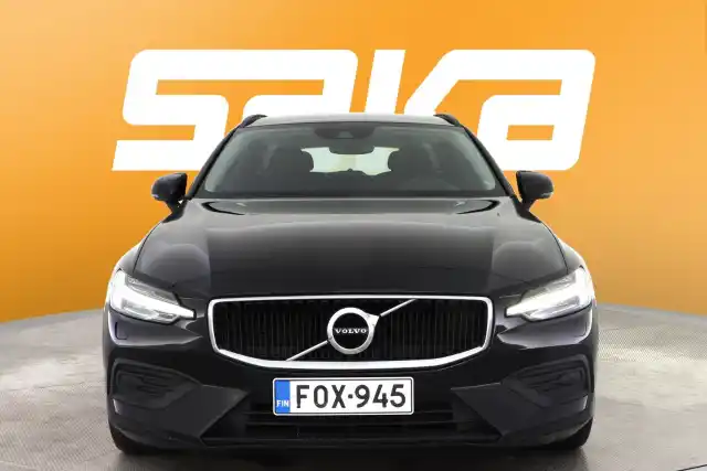 Musta Farmari, Volvo V60 – FOX-945