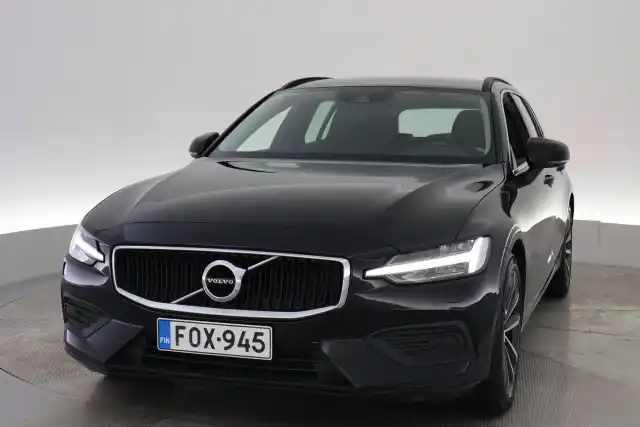 Musta Farmari, Volvo V60 – FOX-945