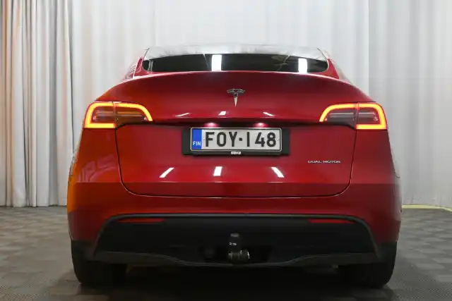 Punainen Maastoauto, Tesla Model Y – FOY-148