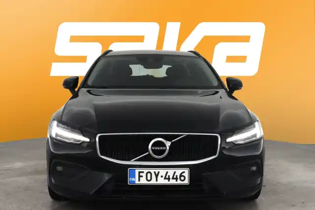 Musta Farmari, Volvo V60 – FOY-446