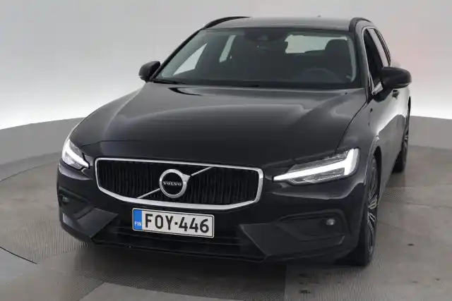 Musta Farmari, Volvo V60 – FOY-446