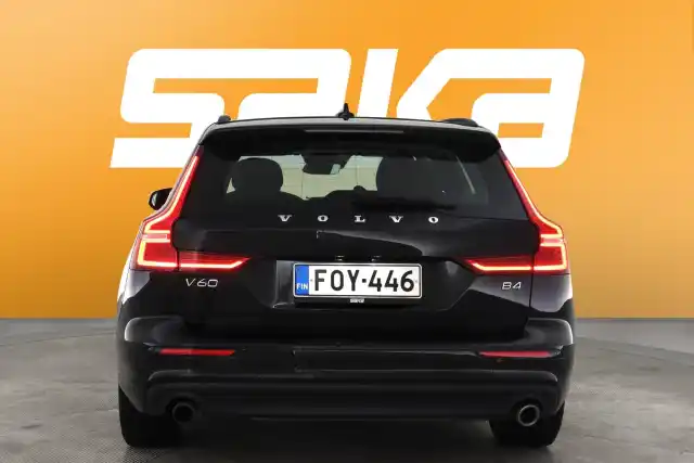 Musta Farmari, Volvo V60 – FOY-446