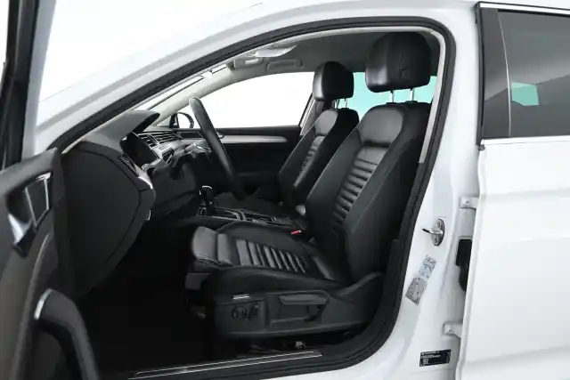 Valkoinen Farmari, Volkswagen Passat – FOY-536