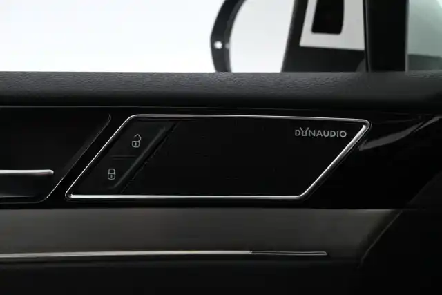 Valkoinen Farmari, Volkswagen Passat – FOY-536