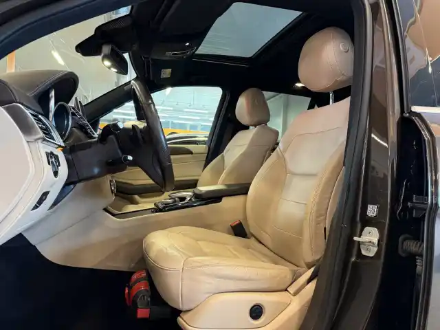 Ruskea Maastoauto, Mercedes-Benz GLE – FOY-578