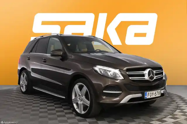 Ruskea Maastoauto, Mercedes-Benz GLE – FOY-578