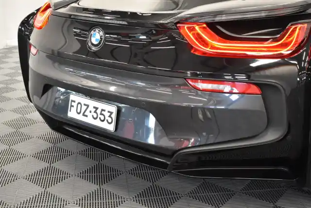 Harmaa Coupe, BMW i8 – FOZ-353