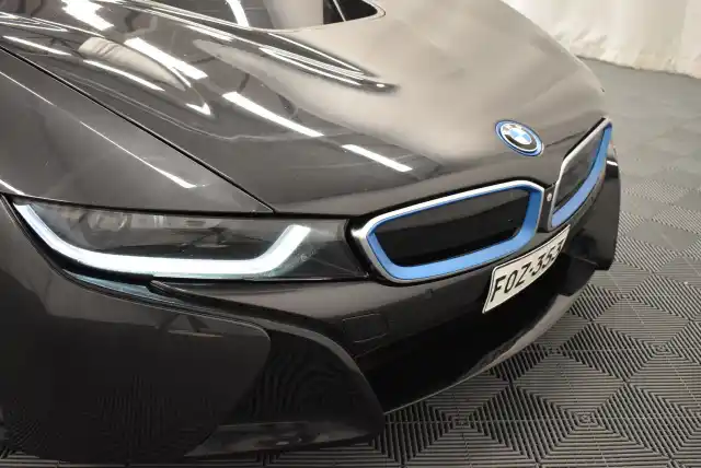 Harmaa Coupe, BMW i8 – FOZ-353