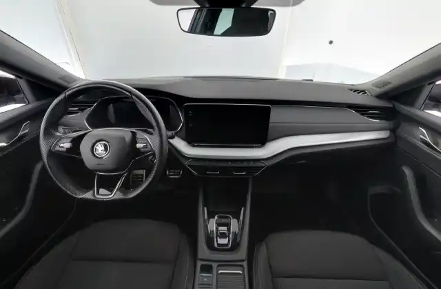 Harmaa Farmari, Skoda Octavia – FOZ-575