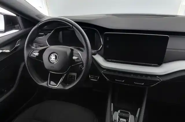 Harmaa Farmari, Skoda Octavia – FOZ-575
