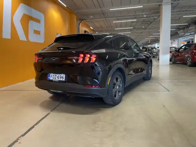 Musta Maastoauto, Ford Mustang Mach-E – FOZ-696