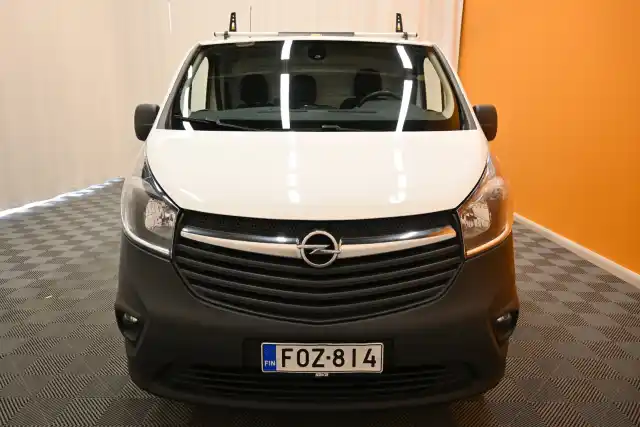 Valkoinen Pakettiauto, Opel Vivaro – FOZ-814