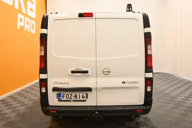 Valkoinen Pakettiauto, Opel Vivaro – FOZ-814