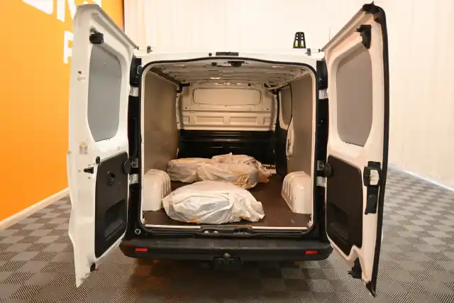 Valkoinen Pakettiauto, Opel Vivaro – FOZ-814