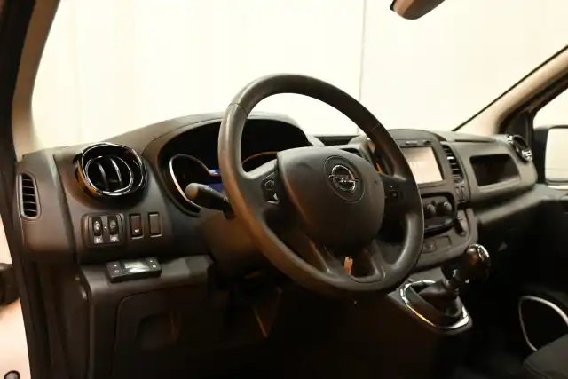 Valkoinen Pakettiauto, Opel Vivaro – FOZ-814