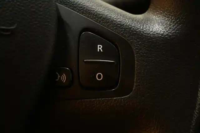 Valkoinen Pakettiauto, Opel Vivaro – FOZ-814
