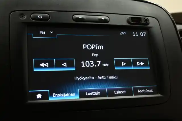 Valkoinen Pakettiauto, Opel Vivaro – FOZ-814