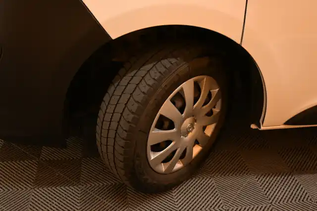 Valkoinen Pakettiauto, Opel Vivaro – FOZ-814