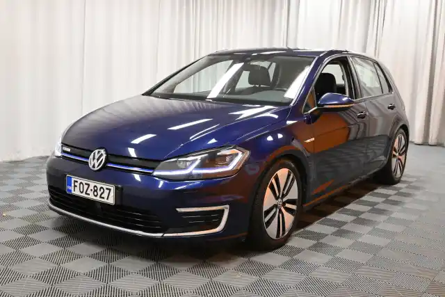 Sininen Viistoperä, Volkswagen Golf – FOZ-827