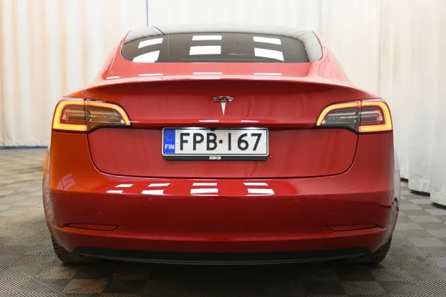 Punainen Sedan, Tesla Model 3 – FPB-167