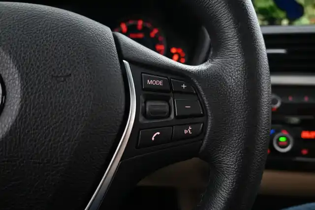 Harmaa Farmari, BMW 320 – FPB-982
