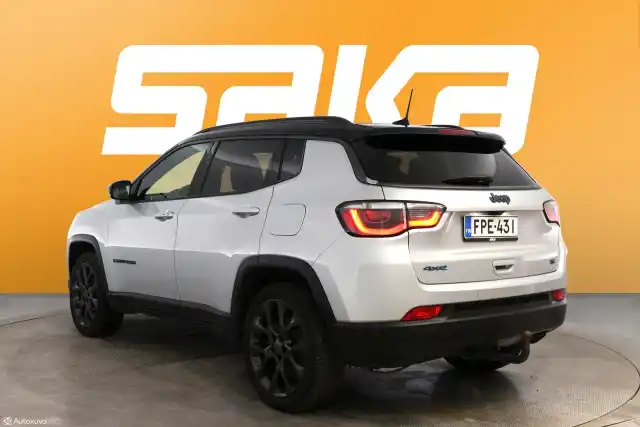 Harmaa Maastoauto, Jeep Compass – FPE-431