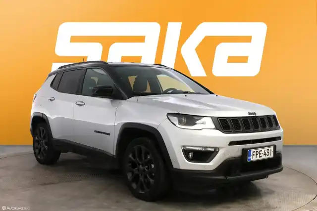 Harmaa Maastoauto, Jeep Compass – FPE-431