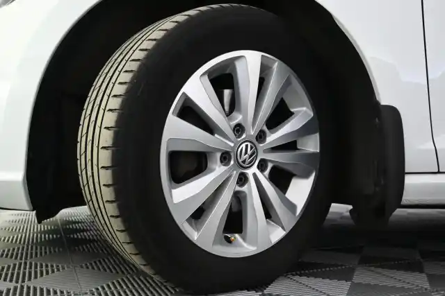 Valkoinen Farmari, Volkswagen Golf – FPE-484
