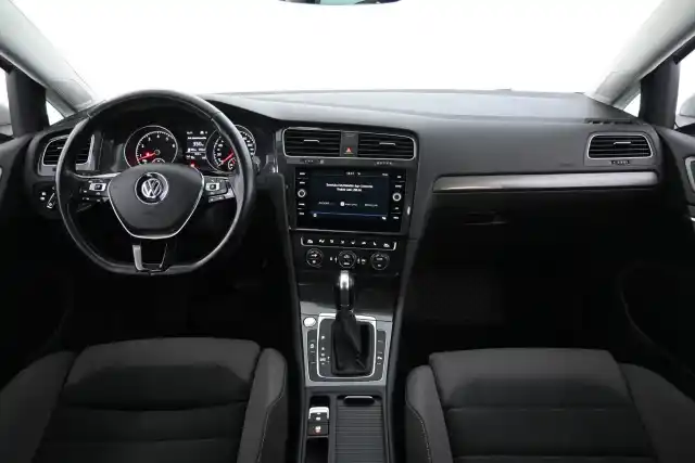Valkoinen Farmari, Volkswagen Golf – FPE-484