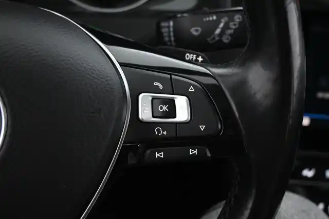 Valkoinen Farmari, Volkswagen Golf – FPE-484