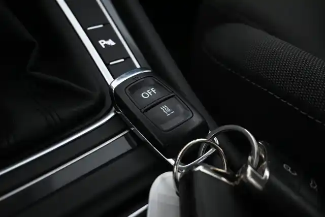 Valkoinen Farmari, Volkswagen Golf – FPE-484