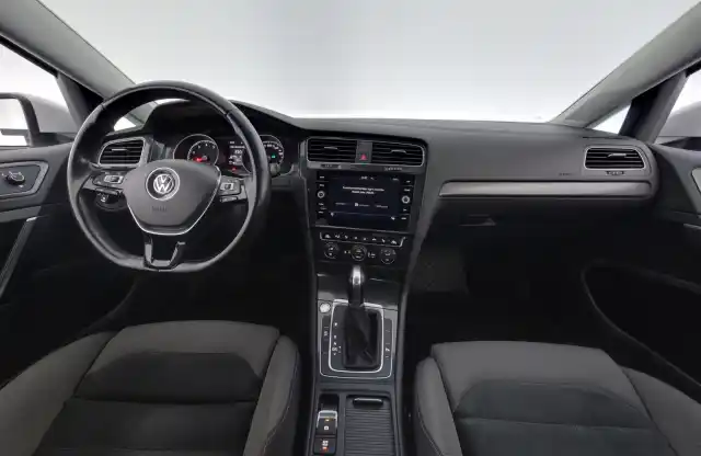 Valkoinen Farmari, Volkswagen Golf – FPE-484