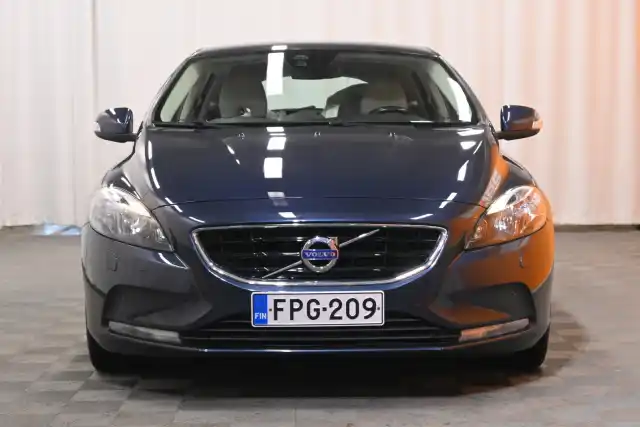 Sininen Viistoperä, Volvo V40 – FPG-209