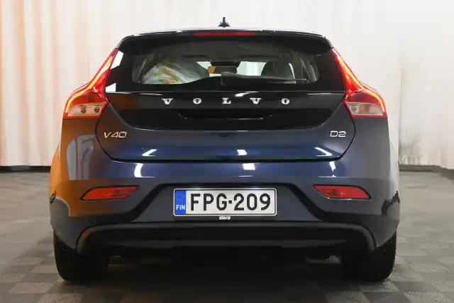 Sininen Viistoperä, Volvo V40 – FPG-209