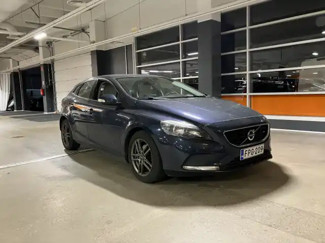 Sininen Viistoperä, Volvo V40 – FPG-209