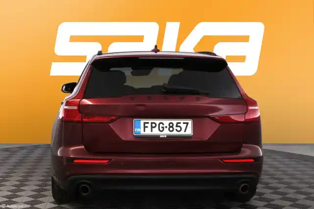 Musta Farmari, Volvo V60 – FPG-857