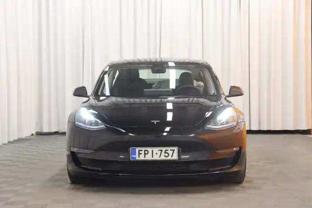 Musta Sedan, Tesla Model 3 – FPI-757