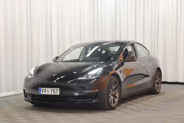 Musta Sedan, Tesla Model 3 – FPI-757