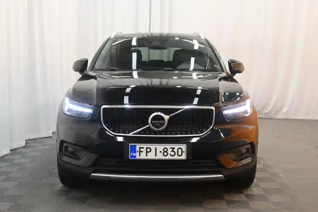 Musta Maastoauto, Volvo XC40 – FPI-830