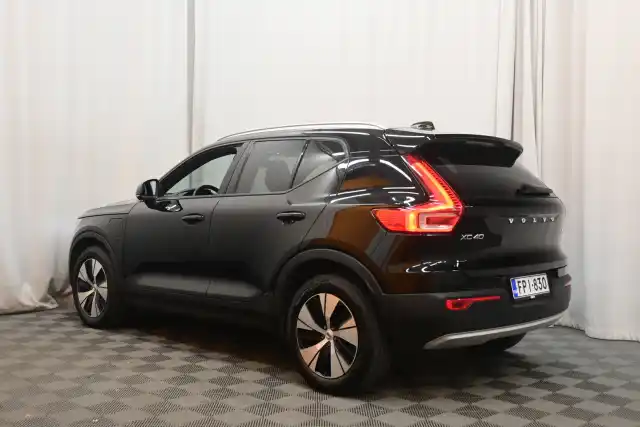 Musta Maastoauto, Volvo XC40 – FPI-830