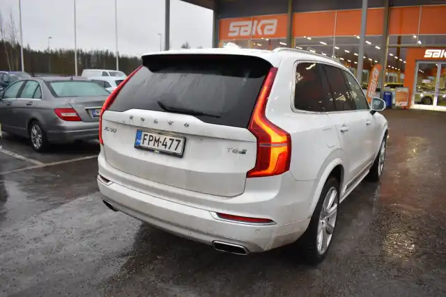 Valkoinen Maastoauto, Volvo XC90 – FPM-477